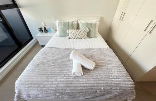 Zetland Apartment | City Loft Escape - Public transport to anywhere!
