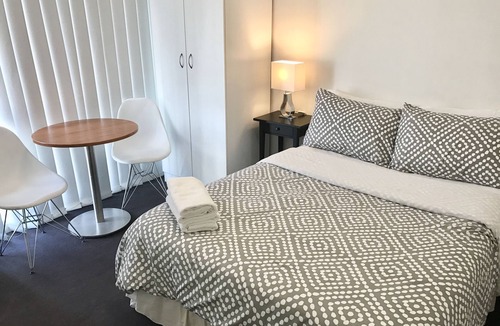 Leichhardt Hotel | Cityview Studio Accommodation