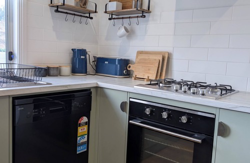 Upper Wakefield House | Clare Valley Escape, New home with pool table and 4 bedrooms