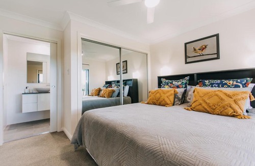Clarence Town House | Clarrie's Green