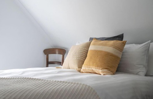 Latrobe House | Classic 1800s Charmer with WiFi and Parking