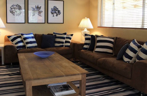 Guilderton House | Classic Coastal Getaway - Moore River/ Guilderton