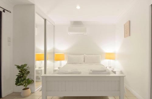 Wellington Point Apartment | Classy Modern self contained Studio- Private & Peaceful