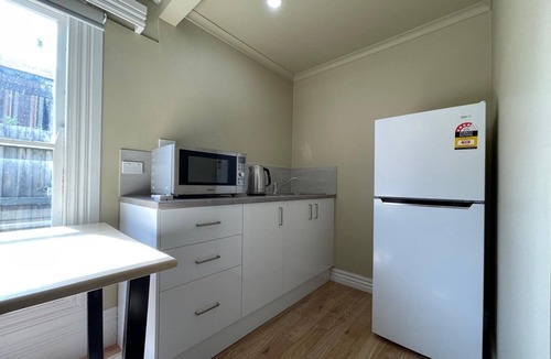 Seymour House | Clean, secure studio