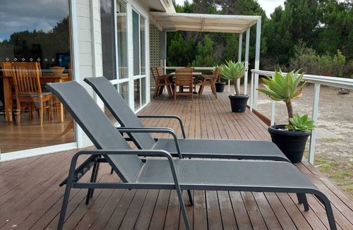 Nepean Bay House | Clearwater Haven — Secluded Beachside Escape with Luxury Linen