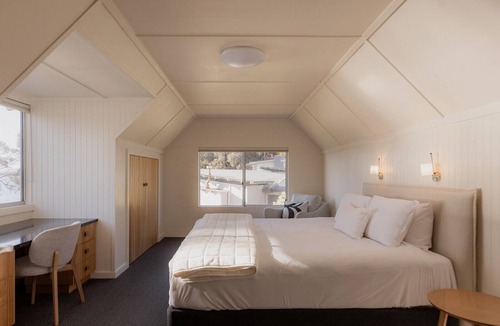 Spring Beach House | Cliff-Top Retreat | Ocean Views