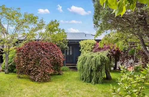 Wentworth Falls Cottage | Clifftop cottage escape with breathtaking views