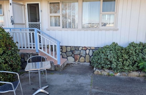Bermagui Apartment | Close to Beach, Harbour Marina, Country Club, Golf Course, Restaurants, Cafes
