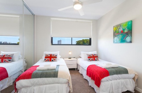 Kangaroo Point Apartment | Close to the Cliffs - Executive 2BR Kangaroo Point Apartment Close to The River and Cliffs
