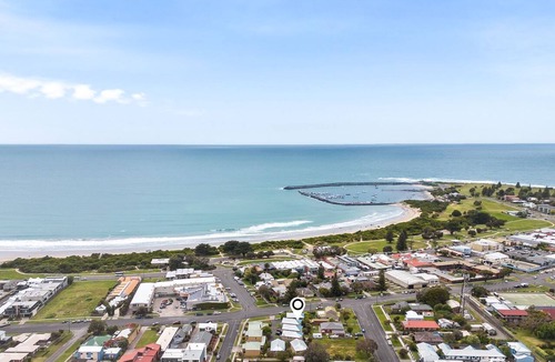 Apollo Bay House | Cloud Nine - Central Apollo Bay location, walk everywhere