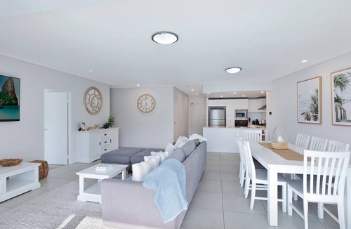The Entrance Apartment | Coast Apartments 19 Roof Top Pool