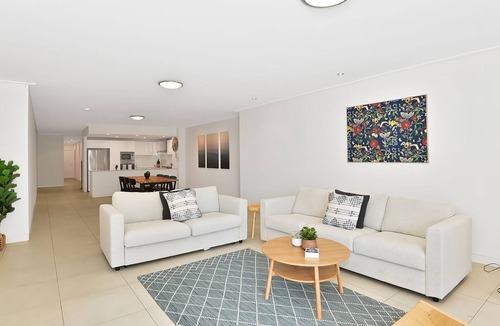The Entrance Apartment | Coast Apartments 7 - Roof Top pool