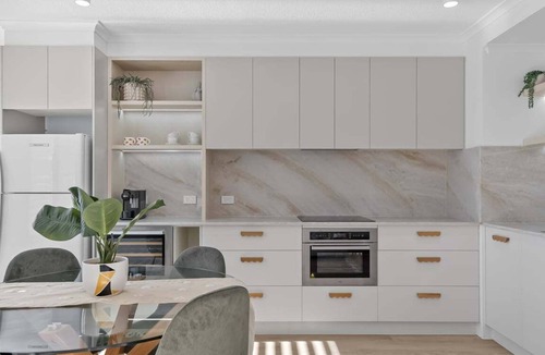 Maroochydore Resort | Coastal Beachside Rooftop Retreat 2 Bedroom Apartment
