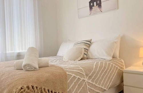 Blacksmiths House | Coastal Charmer - close to beach and shops