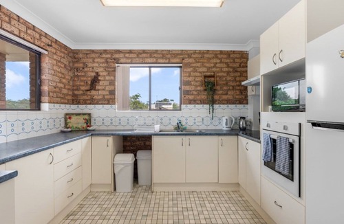 Woorim Apartment | Coastal Comfort on Boyd