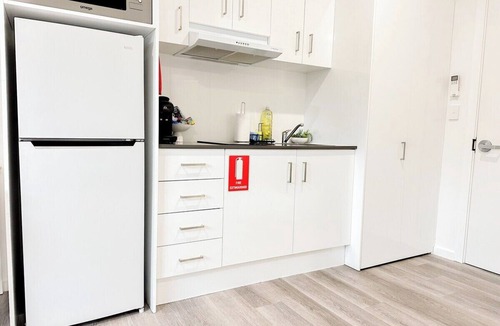 Woonona Apartment | Coastal Couples - Parking Wi-Fi - Coffee Netflix