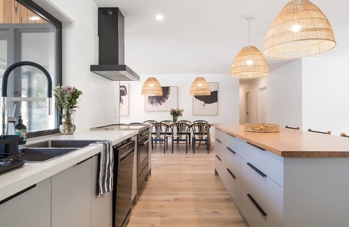 Fingal House | Coastal Luxe Pool Tennis Sauna Basketball