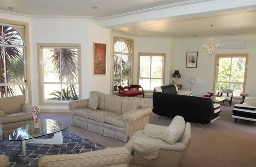 Long Beach House | Coastal Mansion - close to all south coast attractions