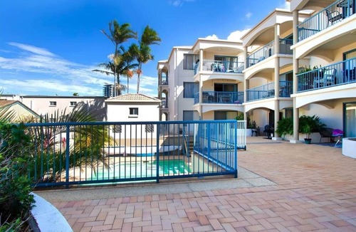 Labrador Apartment | Coastal Serenity with Broadwater Views