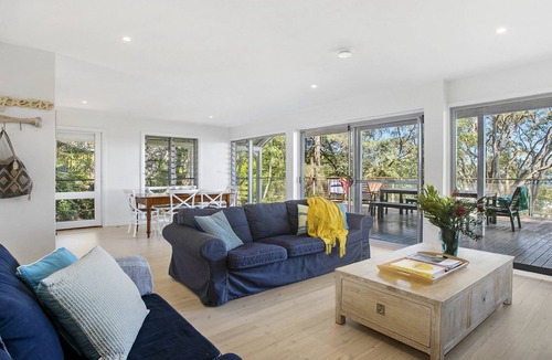 Killcare House | Coastal Tree House, Sea Views & National Parks