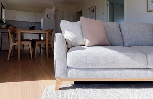 Low Head House | Coastal Views & Deckside Living