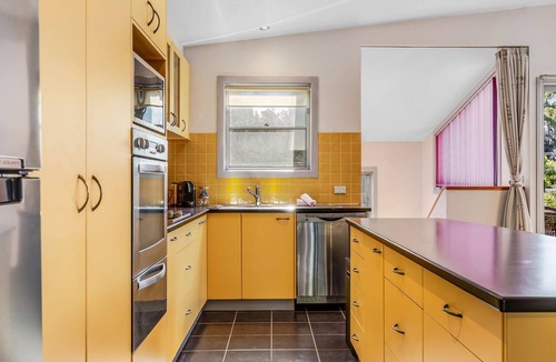 Batehaven House | Coastal Vista Escape | Batehaven