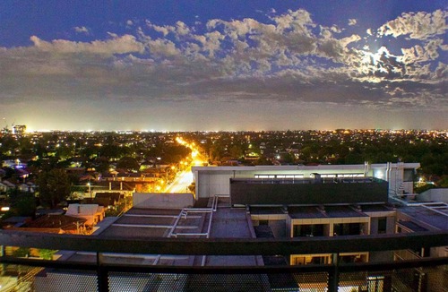 Coburg Apartment | Coburg Skyline Loft - 270 Views & Private Terrace