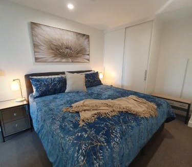 Glenelg Apartment | Colley 11-11 Sub-Penthouse Luxurious Glenelg