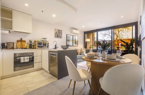 Collingwood Apartment | Collingwood Oasis | Sleep 6 | Free Secure Parking