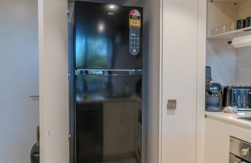 Collingwood Apartment | Collingwood Oasis | Sleep 6 | Free Secure Parking