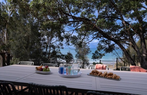 Vincentia House | Collingwood Villa, A large family beachfront escape -Dog friendly! Can sleep 18