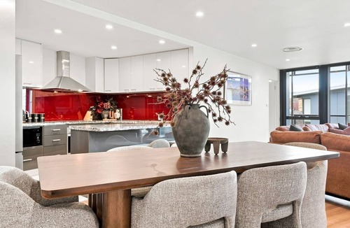 Hobart Central Business District Villa | Collins St Executive Stay