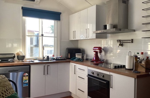 Kurrimine Beach House | Comfortable beach getaway, family and pet-friendly
