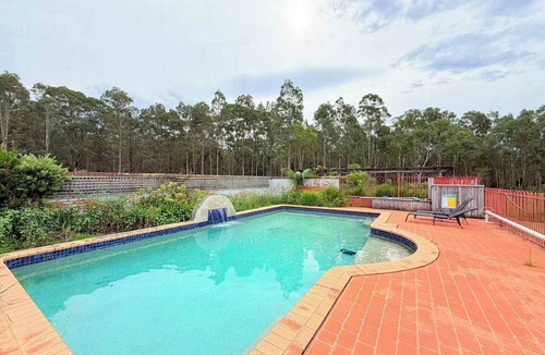 Worrigee House | Comfortable Queen + Single Farm Stay