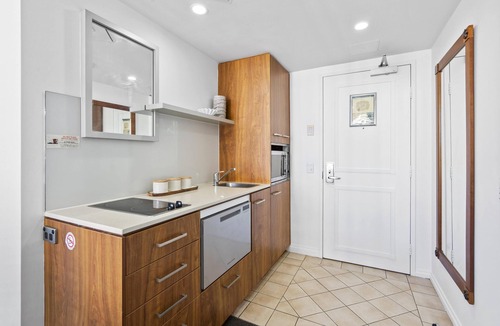 Surfers Paradise Apartment | Comfortable Standard Studio in Surfers Paradise
