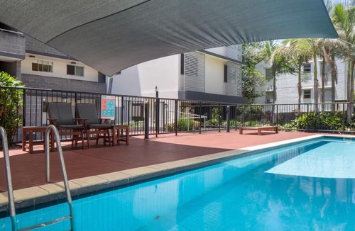 Indooroopilly Apartment | Comfy 2BD Parkside Home Close to UQ & Mall