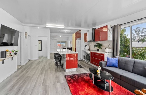 Ourimbah House | Comfy 4BDR/Free parking, near Train -motor way