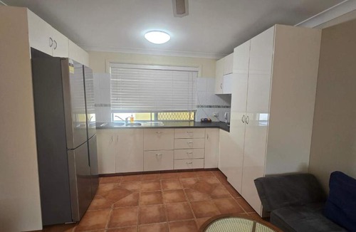 Mermaid Waters House | Comfy Granny Flat Studio in Mermaid Water