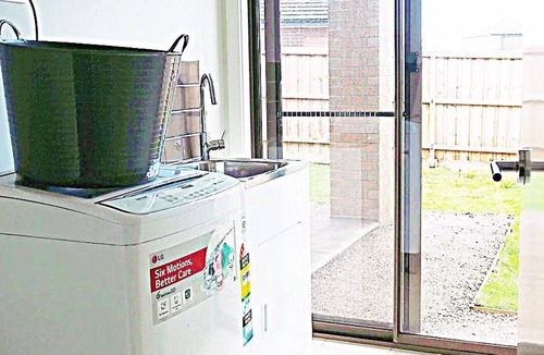 Werribee House | Comfy Quiet 5BR House,6 mins to TownCentre,Close to Werribee Zoo&VIC Rose Garden