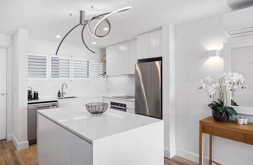 Noosa Heads Apartment | Commodore 5 - Modern Waterfront