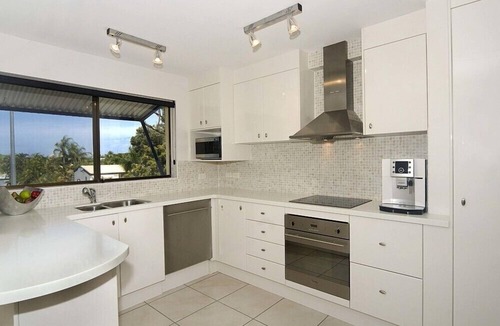 Sunrise Beach Apartment | Commodore
