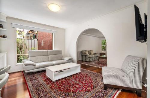 Mile End House | Common Occurrence - Perfectly Positioned in Mile End