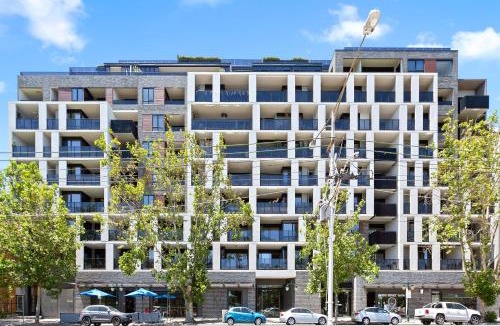 St Kilda Apartment | COMPLETE HOST Park View St Kilda