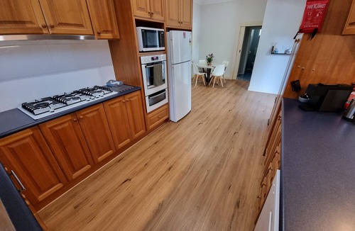 Horsham House | Compton Manor Horsham