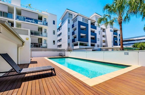 South Brisbane Apartment | Contemporary 2-Bedroom Apartment in Sothbank