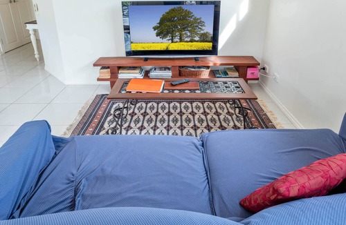 Ashgrove Apartment | Contemporary 2BR Escape: Upper-Level Sanctuary