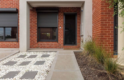 Flemington House | Contemporary townhouse near Flemington Racecourse