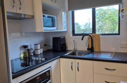 Strathpine Apartment | Convenient Getaway Home in Straithpine