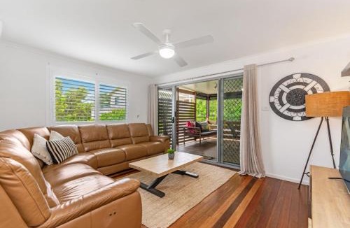 Yamba House | Convent Cottage - Pet-Friendly Stay in the Heart of Yamba - Holiday Yamba