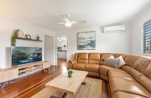 Yamba House | Convent Cottage - Pet-Friendly Stay in the Heart of Yamba - Holiday Yamba